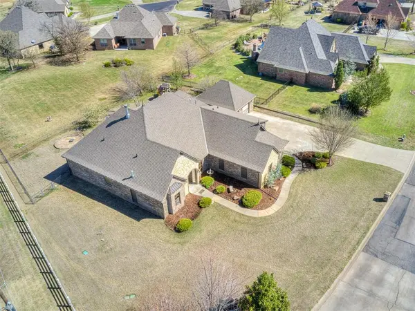 1561 Palazzo Pointe, Edmond, OK 73034