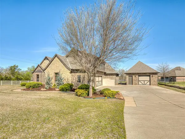 1561 Palazzo Pointe, Edmond, OK 73034