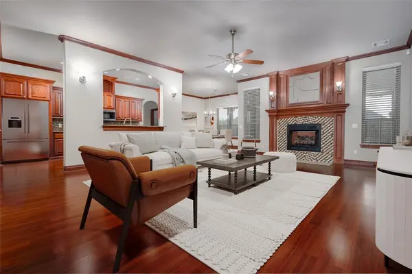2409 SE 12th ST, Moore, OK 73160