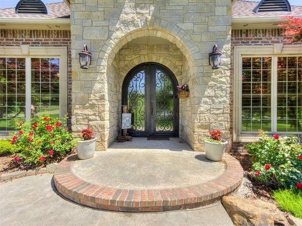 4820 Old School House RD, Choctaw, OK 73020
