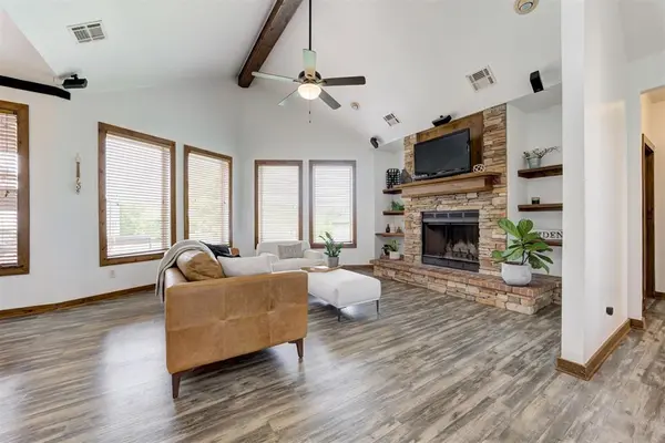 30324 Wolf Creek LN, Cashion, OK 73016
