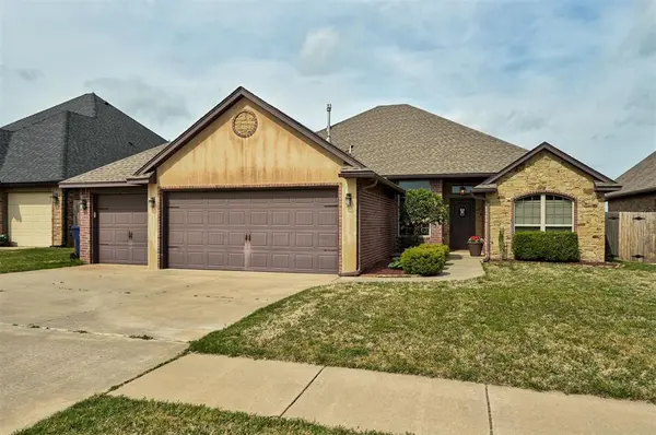 18125 Haslemere LN, Edmond, OK 73012
