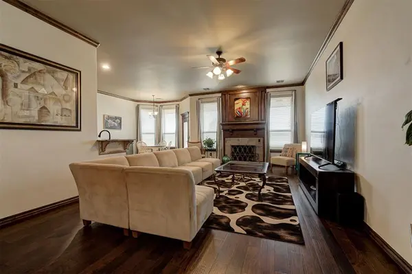 18125 Haslemere LN, Edmond, OK 73012
