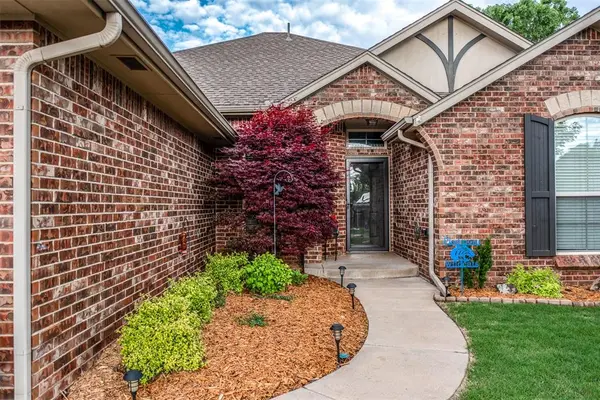 14017 Drakes WAY, Yukon, OK 73099