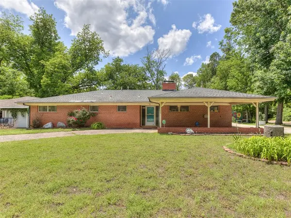 1105 Woodland DR, Norman, OK 73072