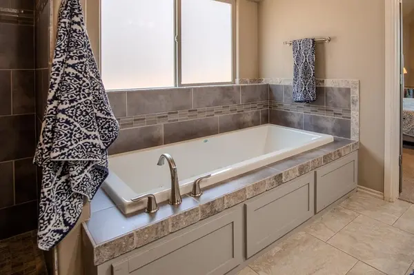 3008 Mackenzie AVE, Edmond, OK 73013