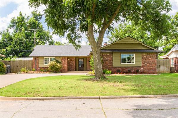 2808 Kerry LN, The Village, OK 73120