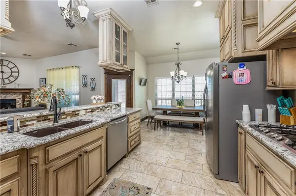 203 London CT, Elgin, OK 73538