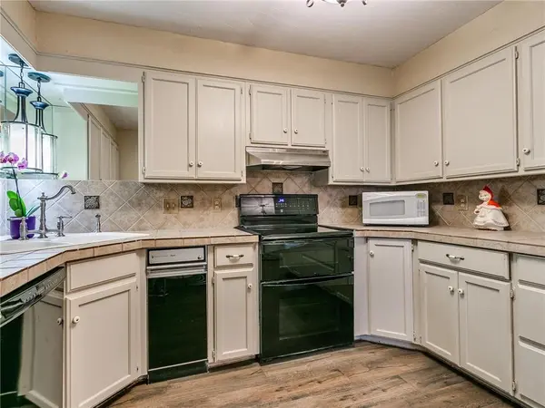 2622 Silvertree DR, Oklahoma City, OK 73120