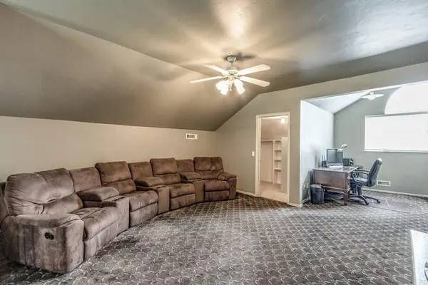11939 N Mustang RD, Yukon, OK 73099