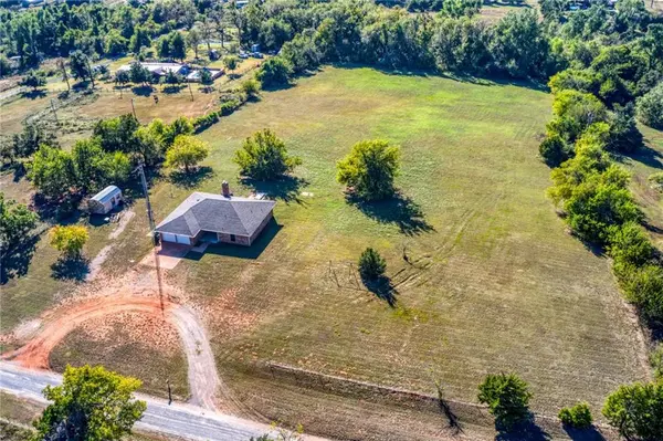10801 S Darrow RD, Mustang, OK 73064