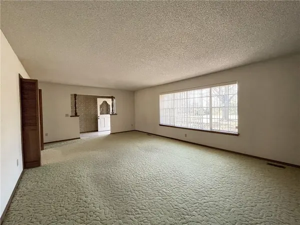 2112 Purple Martin LN, Edmond, OK 73034