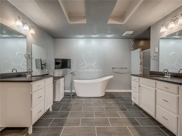 9532 Nawassa DR, Midwest City, OK 73130