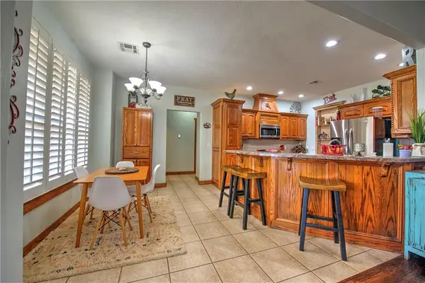 25593 Kestrel LN, Washington, OK 73093