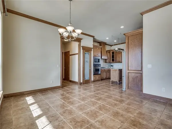 16382 Roserock CIR, Choctaw, OK 73020