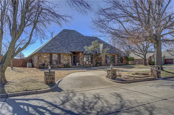 4212 Upper LK, Norman, OK 73072
