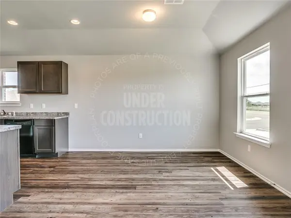4300 Driftwood DR, Harrah, OK 73045