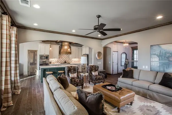 18700 Neri DR, Edmond, OK 73012