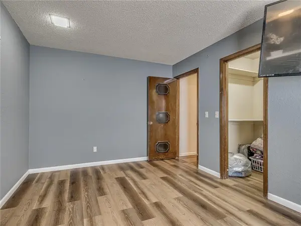 8208 NW 6th ST, Oklahoma City, OK 73127