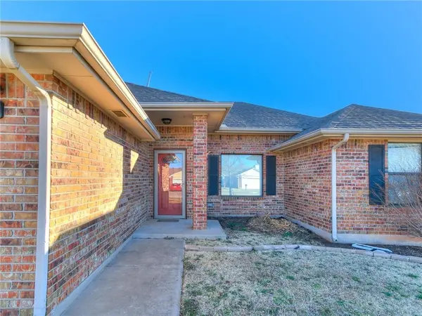 929 NW 15th ST, Moore, OK 73160