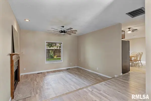 108 N ROSE DR, Auburn, IL 62615-0000