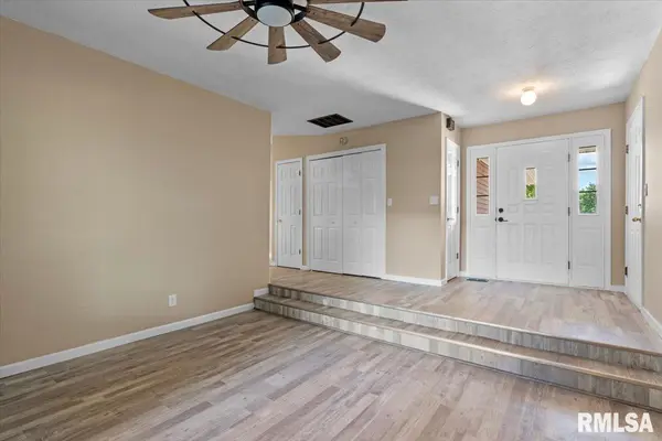 108 N ROSE DR, Auburn, IL 62615-0000