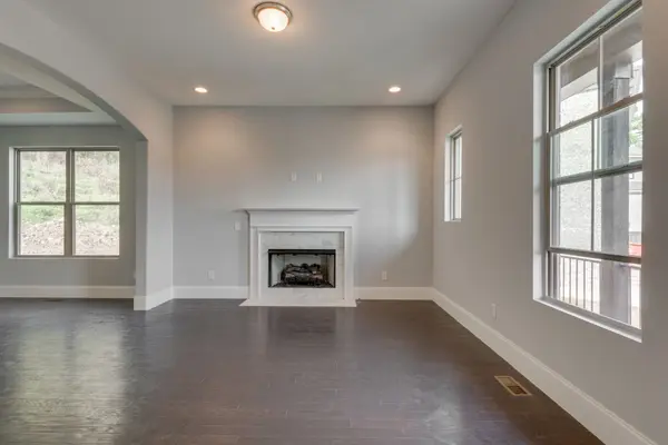 954 Hunters Lane, Springfield, TN 37172