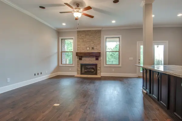 942 Hunters Lane, Springfield, TN 37172