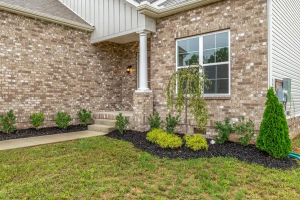54 Hunters Lane, Springfield, TN 37172