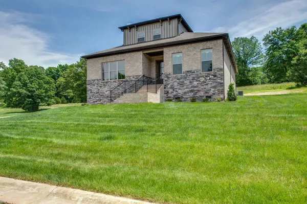 966 Hunters Lane, Springfield, TN 37172