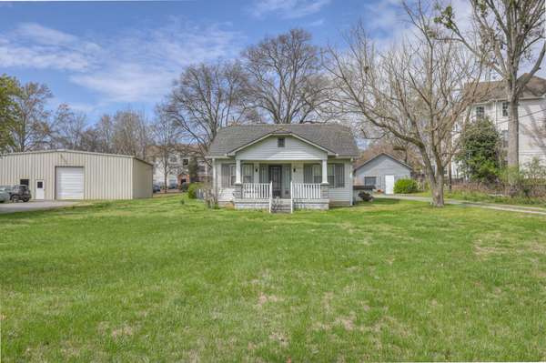 7114 Old Harding Pike, Nashville, TN 37221
