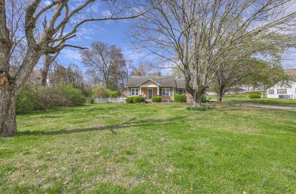 7114 Old Harding Pike, Nashville, TN 37221