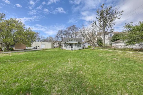 7114 Old Harding Pike, Nashville, TN 37221