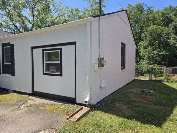 3289 Hinkle Dr, Nashville, TN 37218