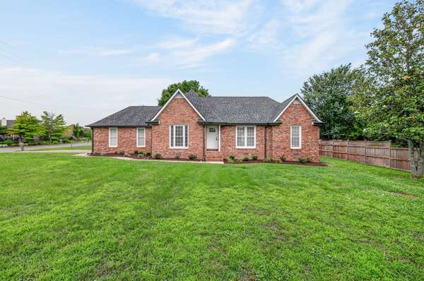 1015 Brinkley Rd, Murfreesboro, TN 37128