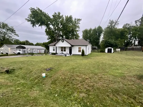 2718 Driftwood Dr, Springfield, TN 37172