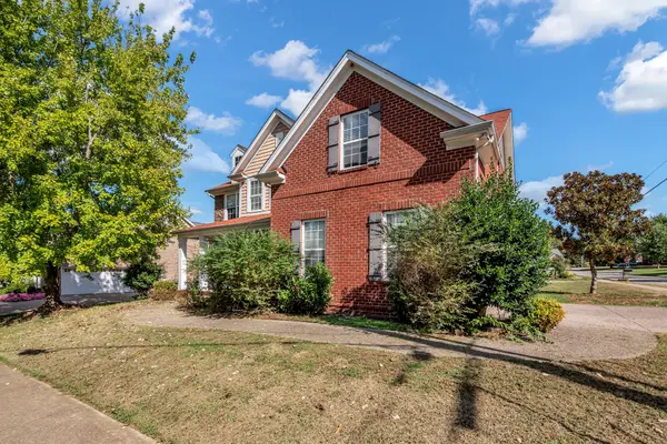 1033 Wyntergrace Farm Rd, Old Hickory, TN 37138