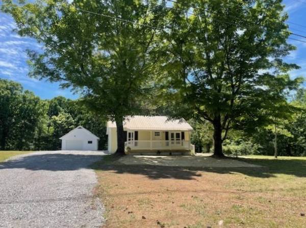 2625 Old Blacktop Rd, Mc Ewen, TN 37101