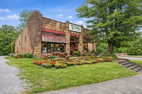 10 University Ave, Sewanee, TN 37375