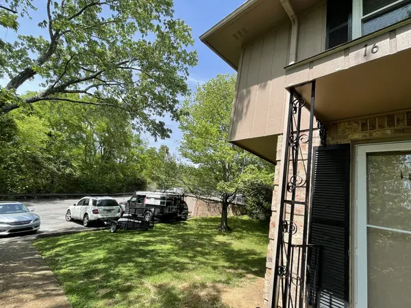 110 Bellevue Rd #16, Nashville, TN 37221