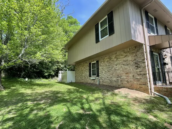110 Bellevue Rd #16, Nashville, TN 37221