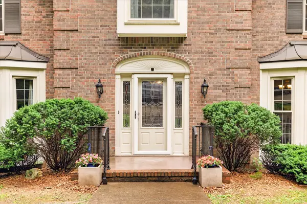 1610 Deerfield Dr, Clarksville, TN 37043