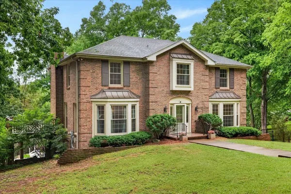 1610 Deerfield Dr, Clarksville, TN 37043