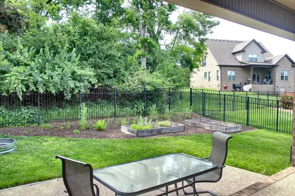 119 Stark Knob Rd, Hendersonville, TN 37075