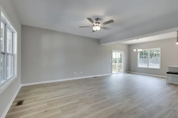 407 Cook Dr, Clarksville, TN 37042