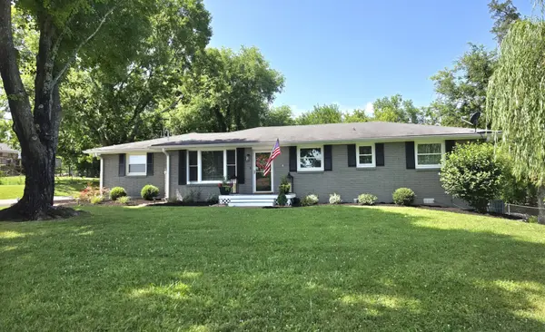 210 Elnora Ct, Hendersonville, TN 37075