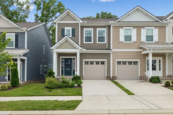 1073 Sweetleaf Dr, Franklin, TN 37064