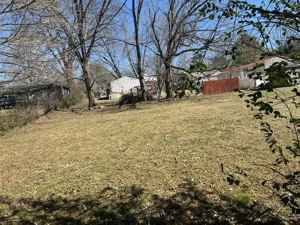 418 Westover Dr, Columbia, TN 38401