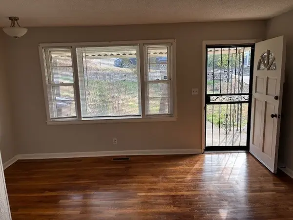 3800 Tigerbelle Dr, Nashville, TN 37209