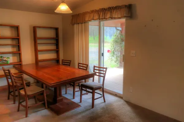42011 N Porcupine Bay Rd, Davenport, WA 99122
